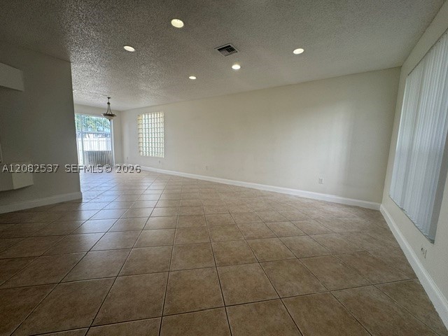 Miramar photo 5