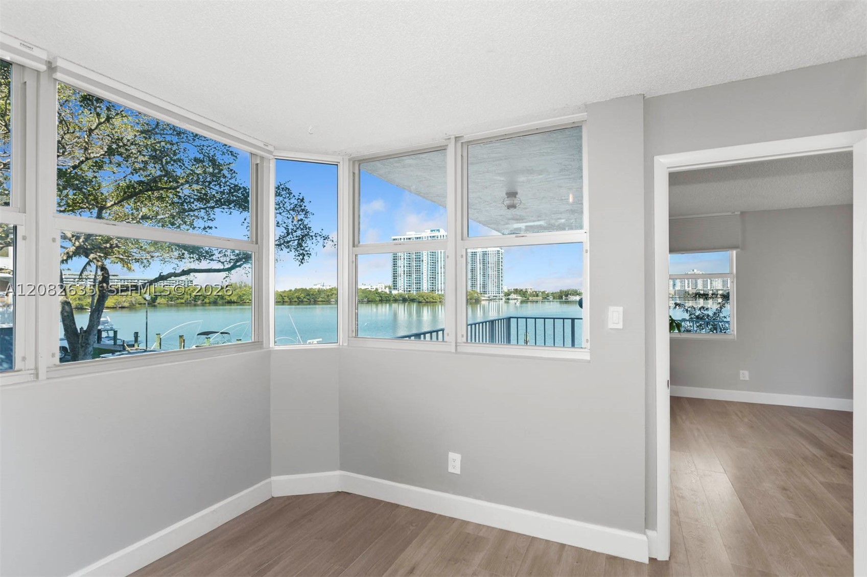 North Miami Beach photo 3