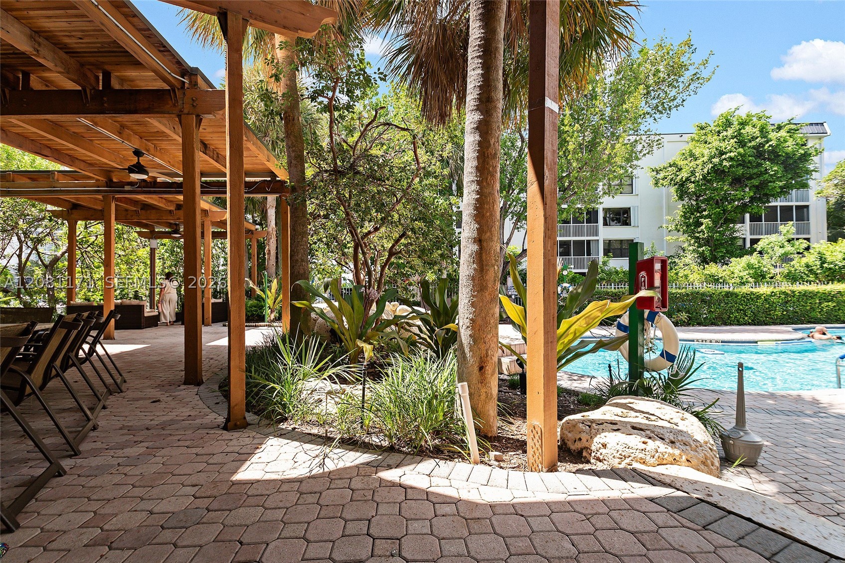 Aventura photo 2