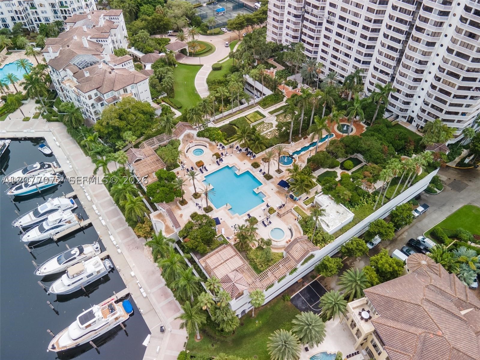 Aventura photo 2