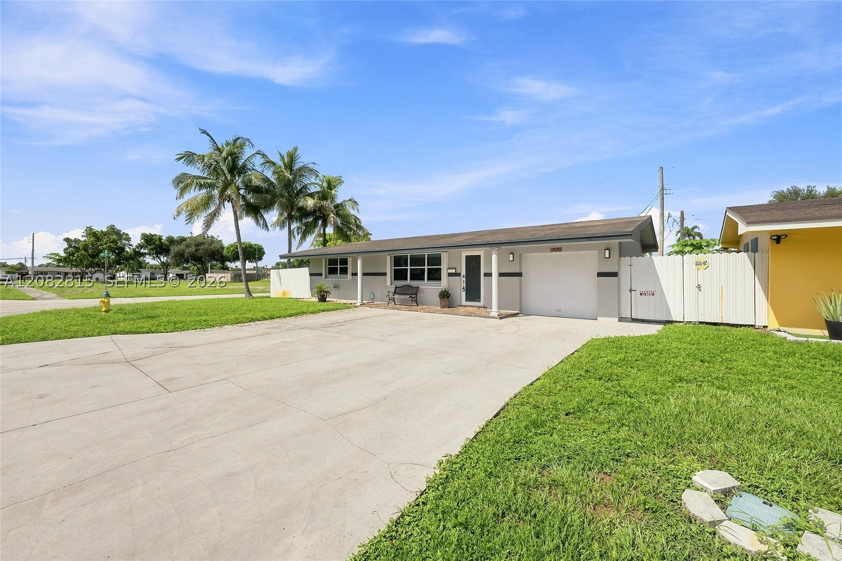 Pembroke Pines photo 1