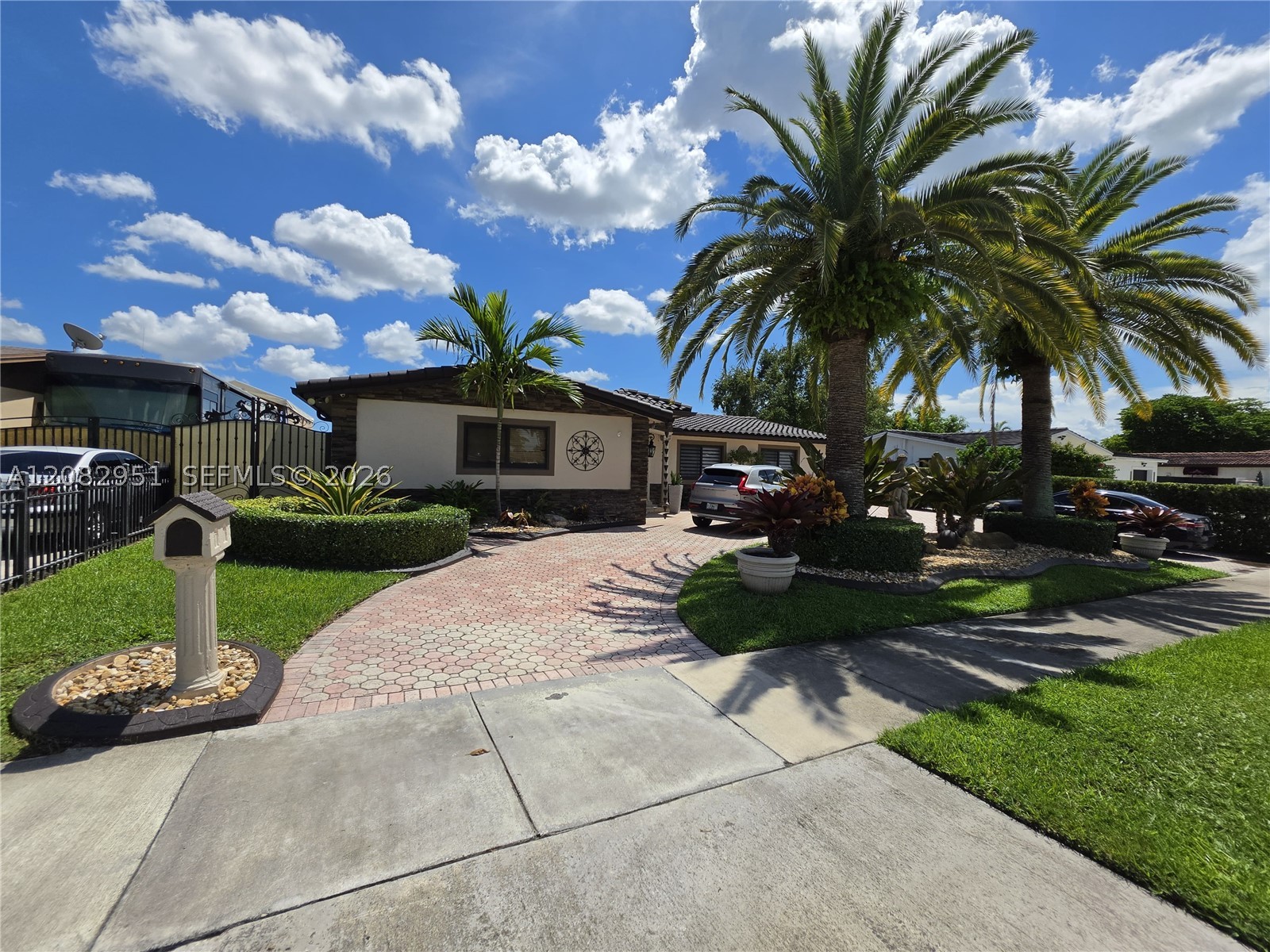 Hialeah photo 3