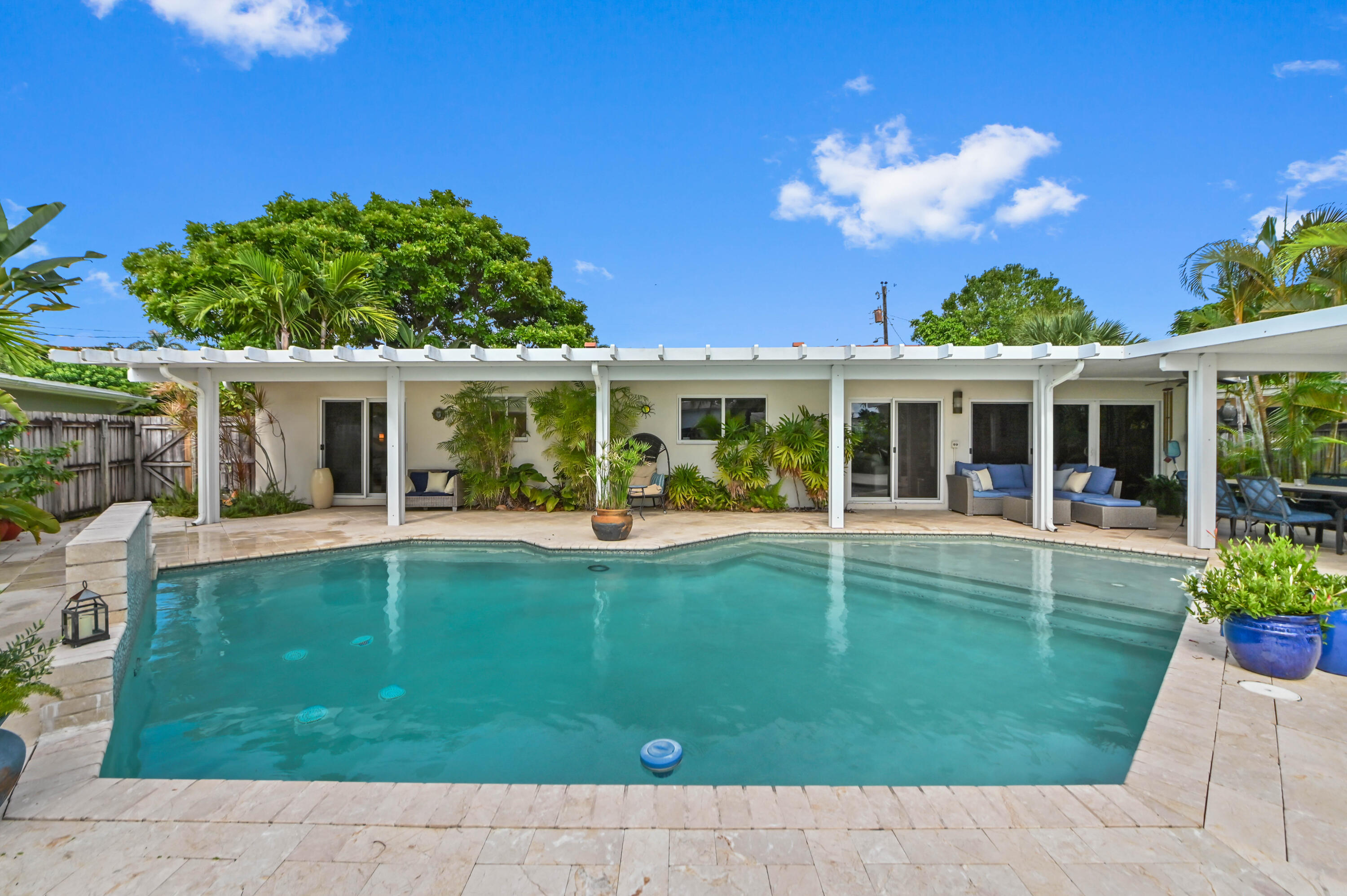 Wilton Manors photo 4