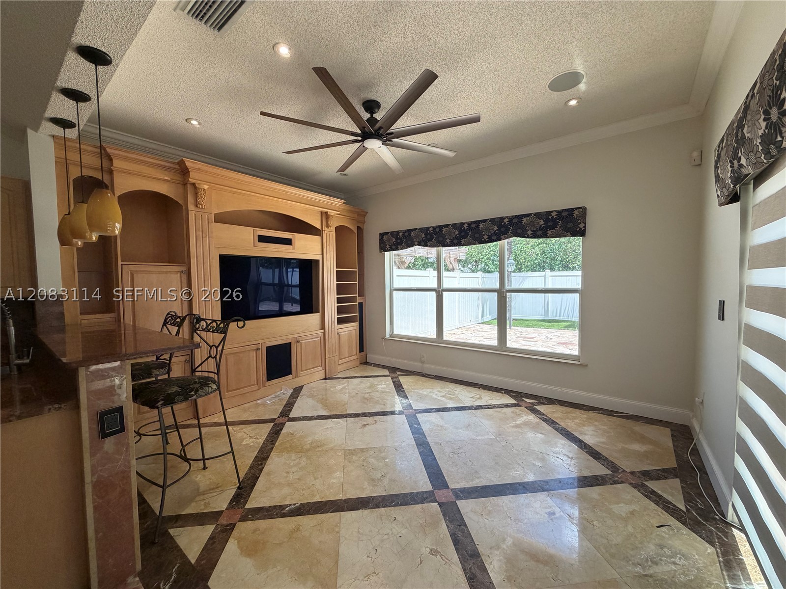 Miramar photo 1