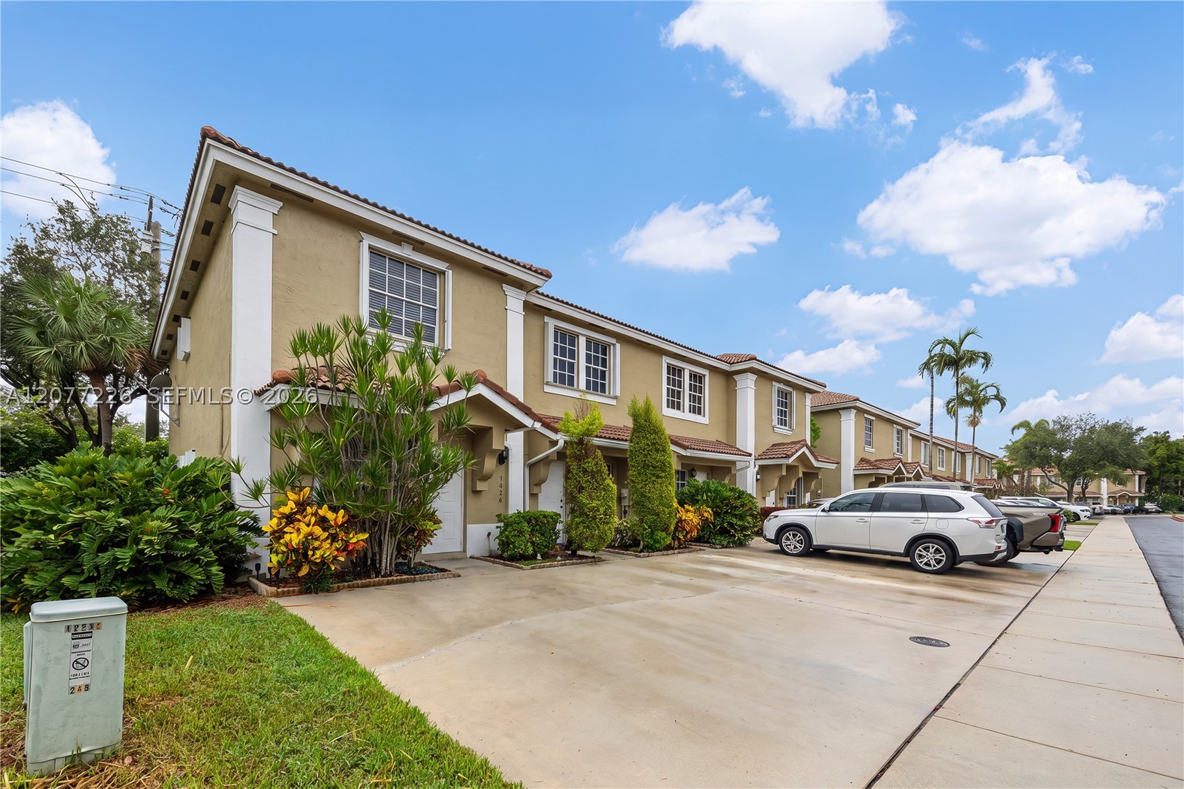 Pembroke Pines photo 3