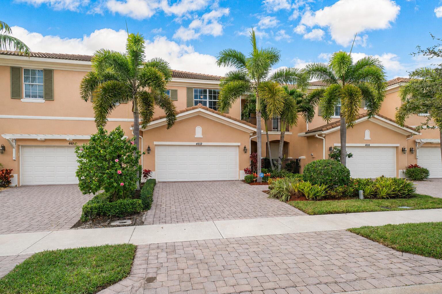 Palm Beach Gardens photo 1