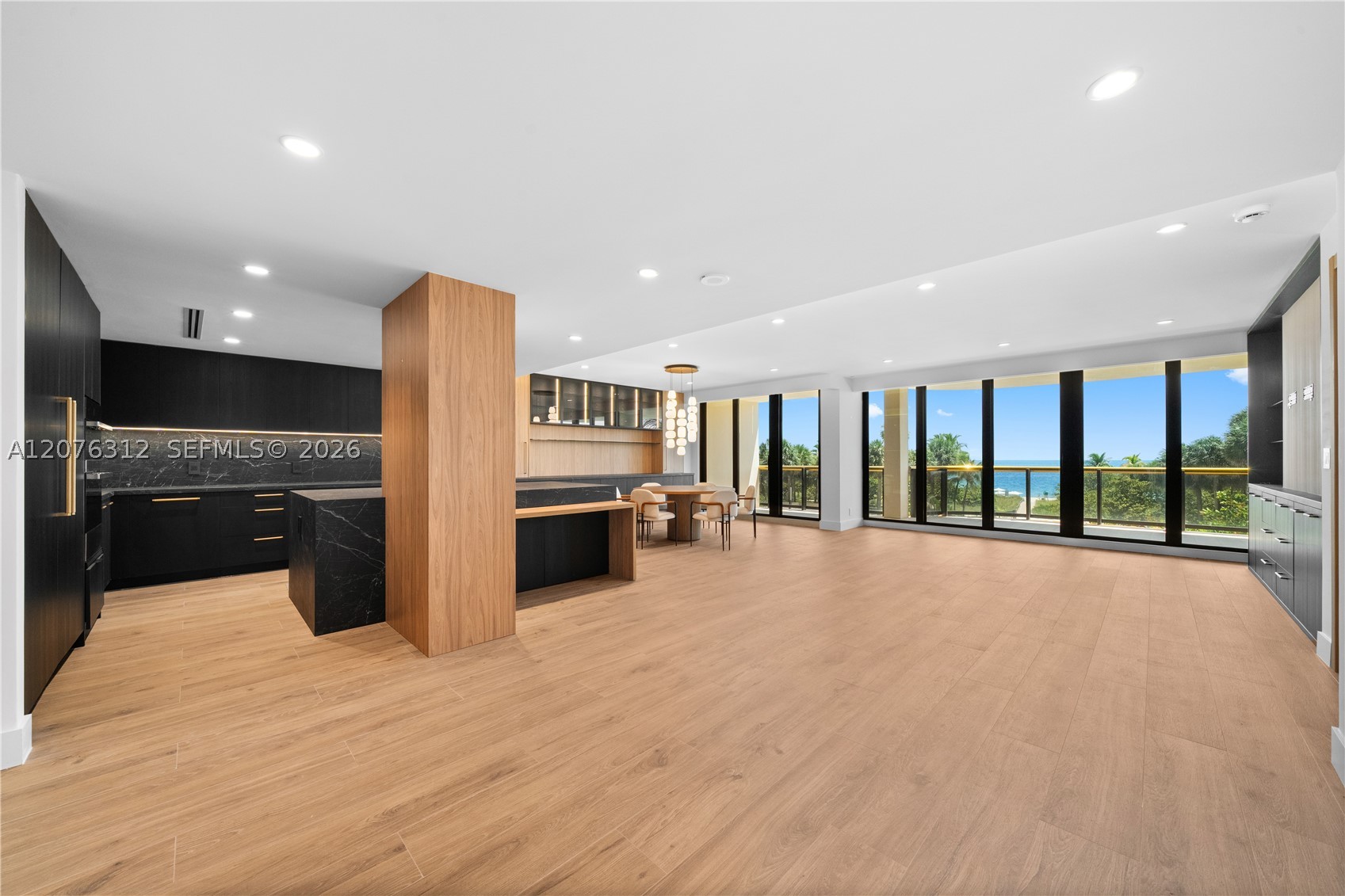 Bal Harbour photo 1