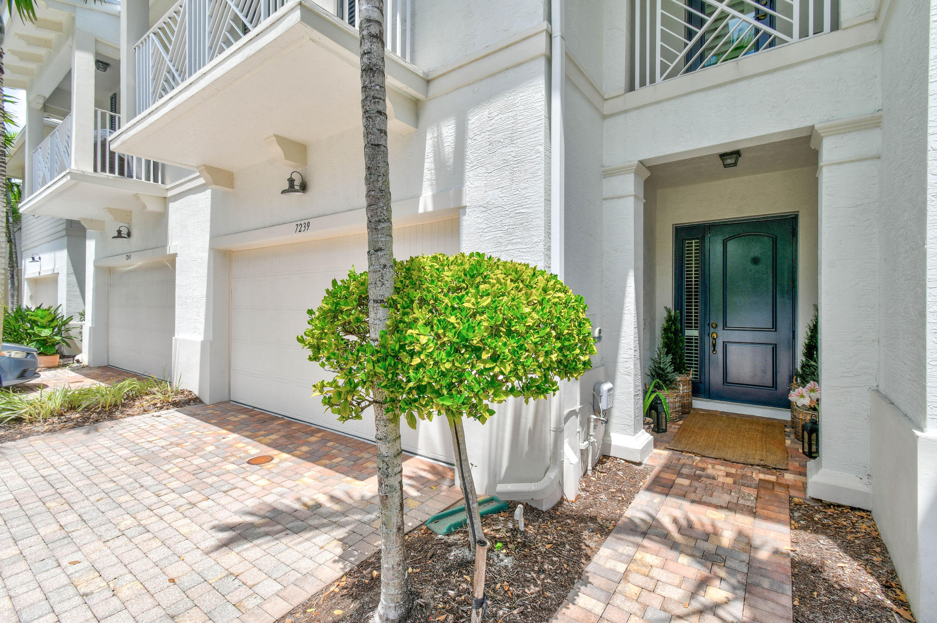 Palm Beach Gardens photo 1