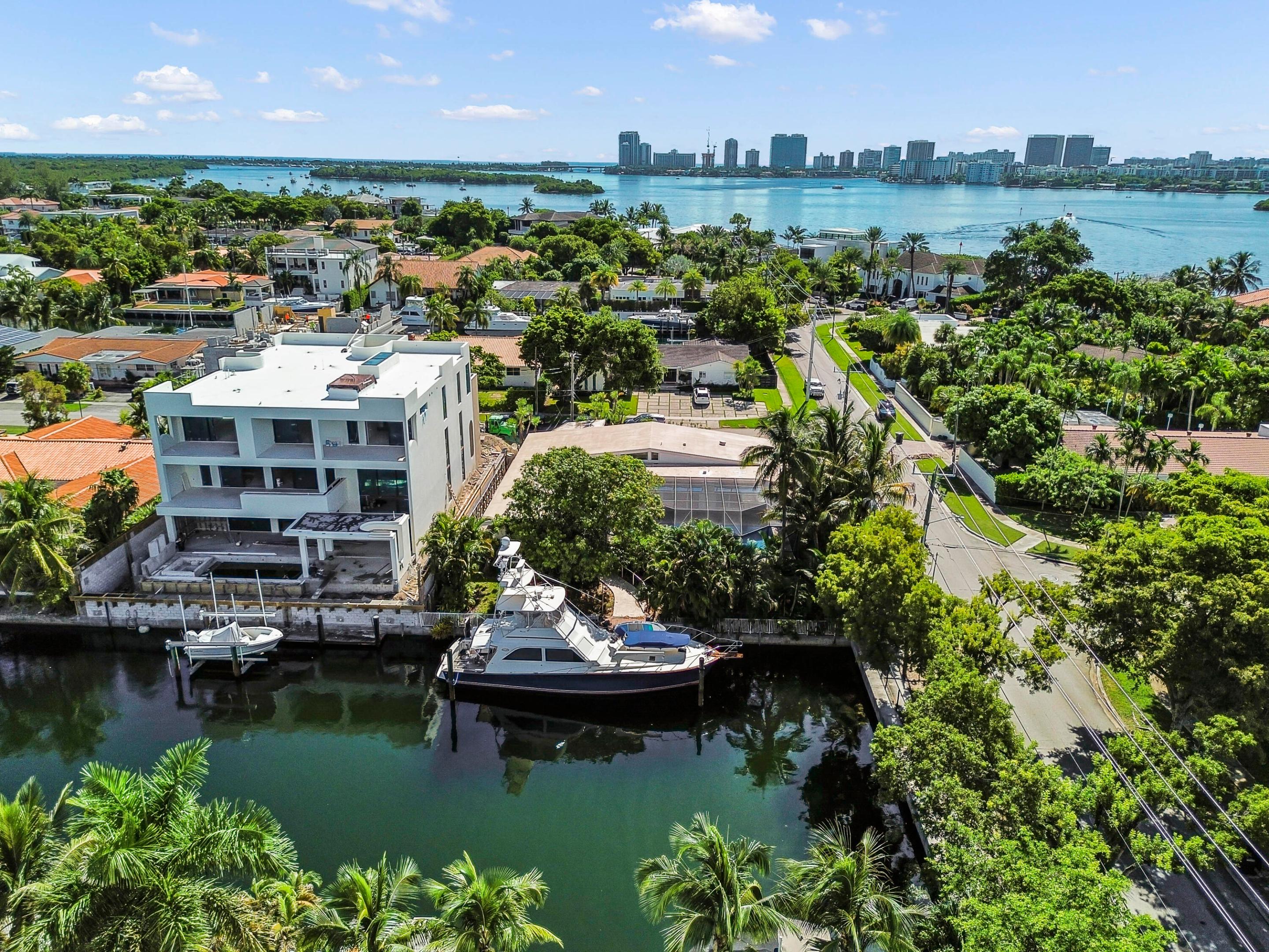 North Miami photo 3