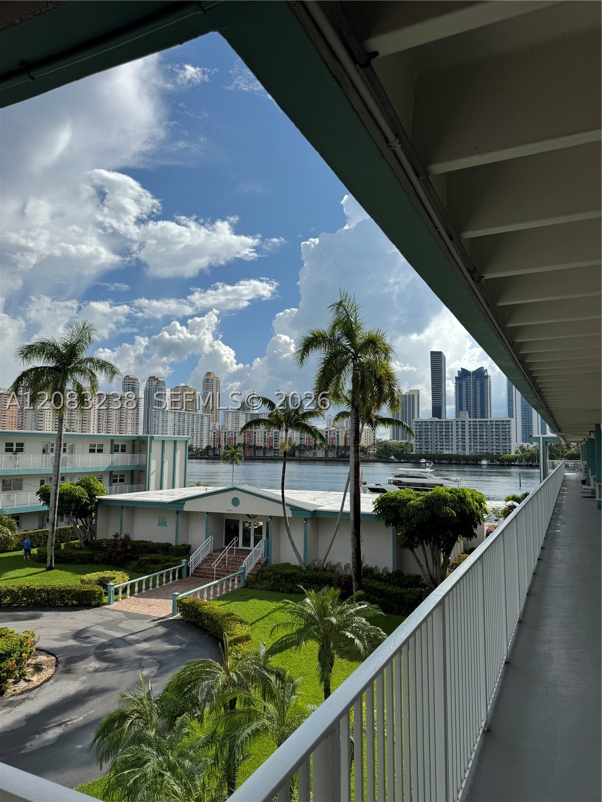 North Miami Beach photo 1