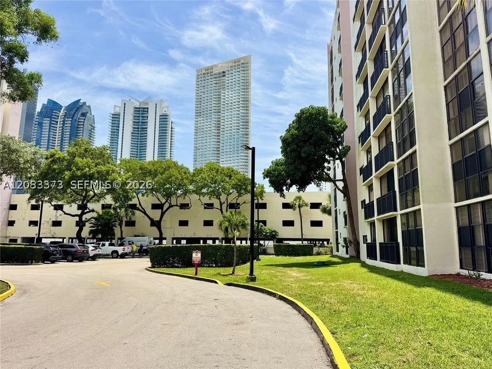 Sunny Isles Beach photo 4
