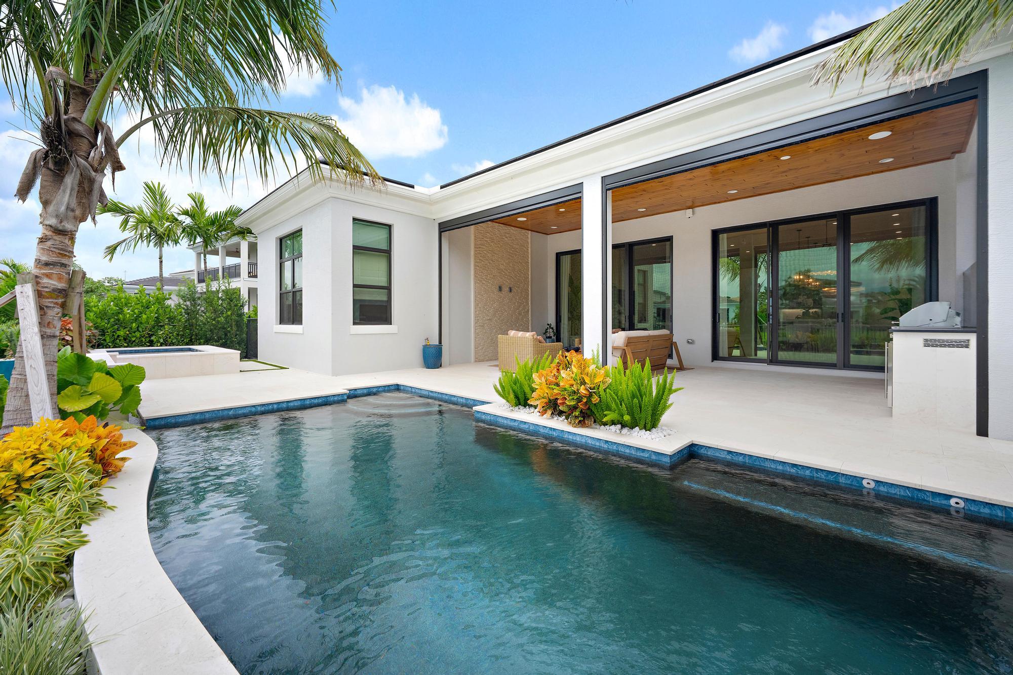 Palm Beach Gardens photo 3