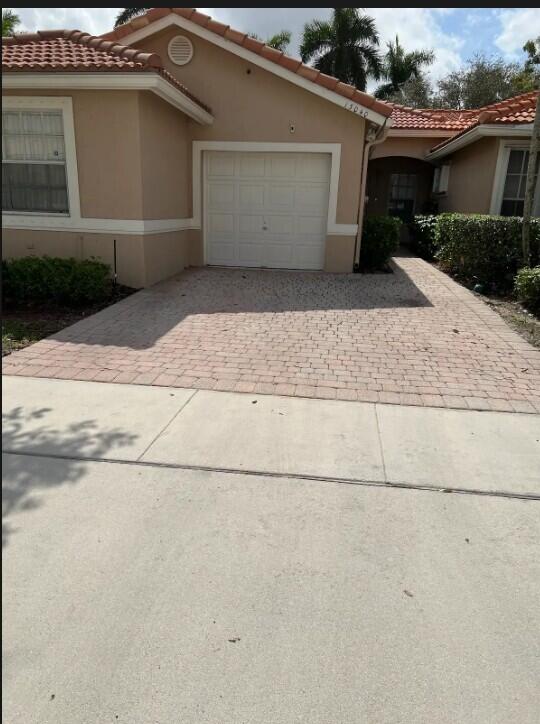 Pembroke Pines photo 2