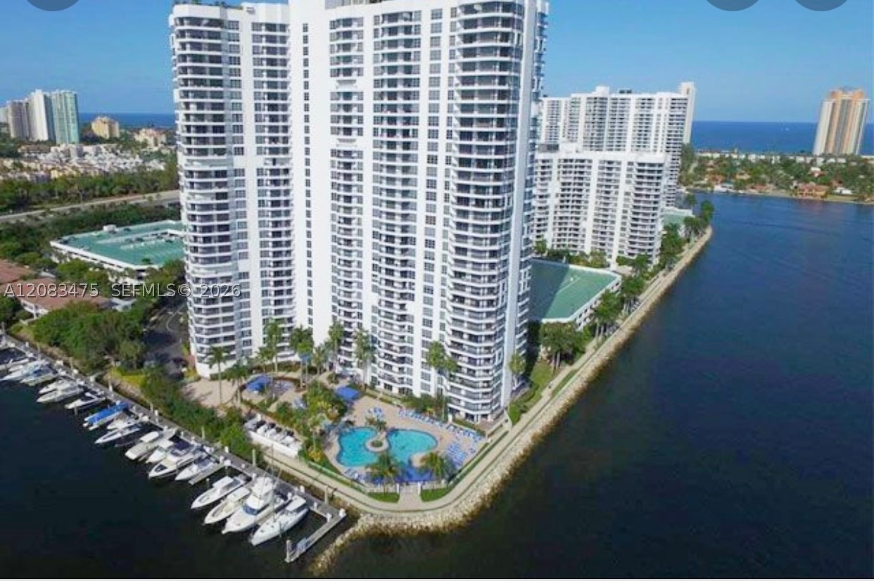 Aventura photo 1