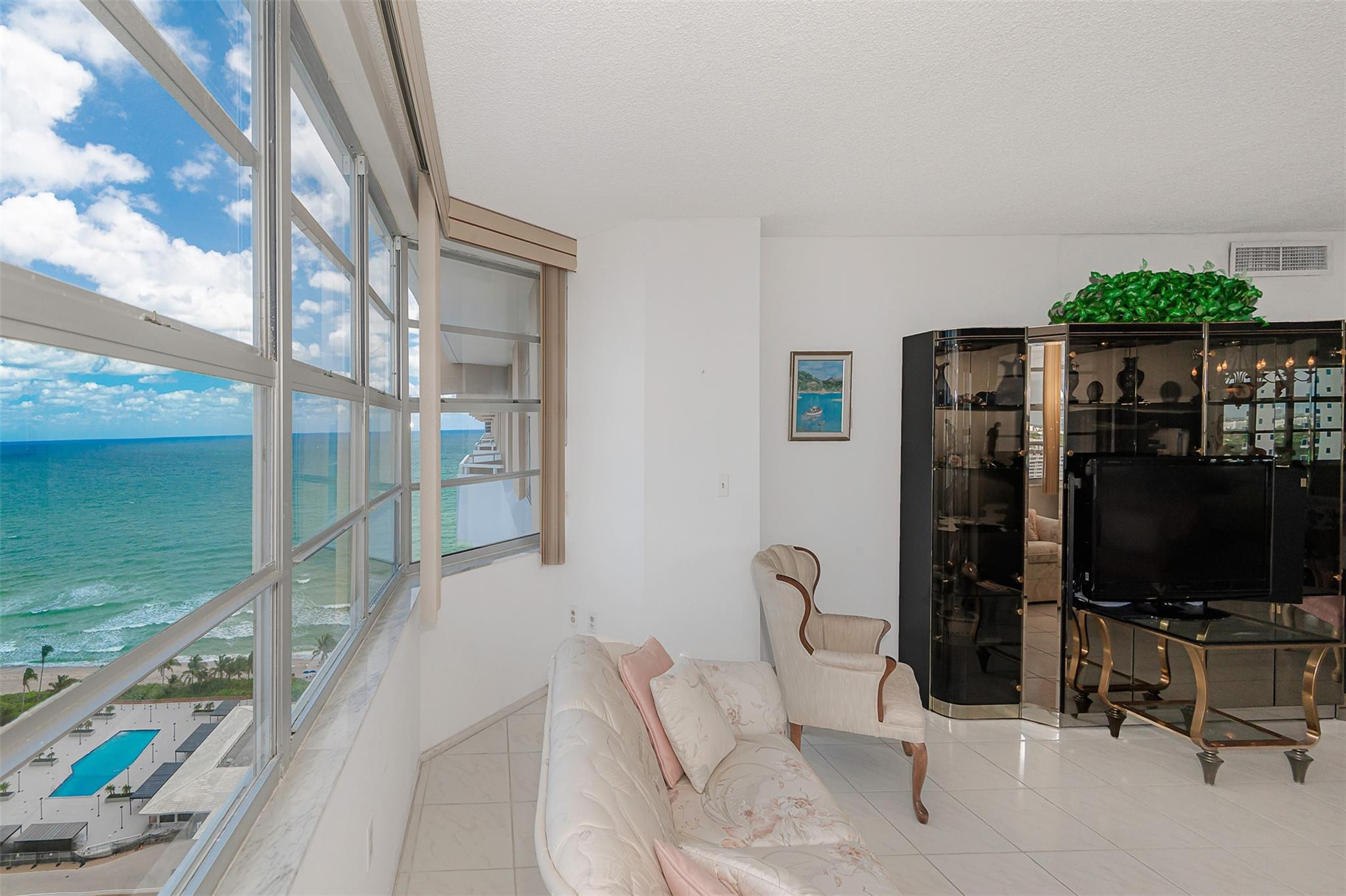 Hallandale Beach photo 3