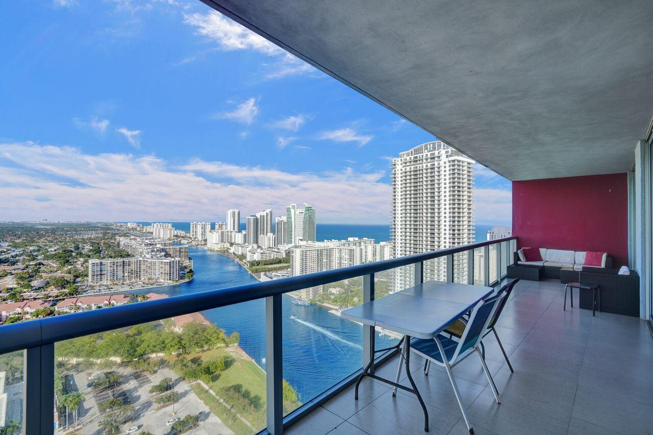 Hallandale Beach photo 2