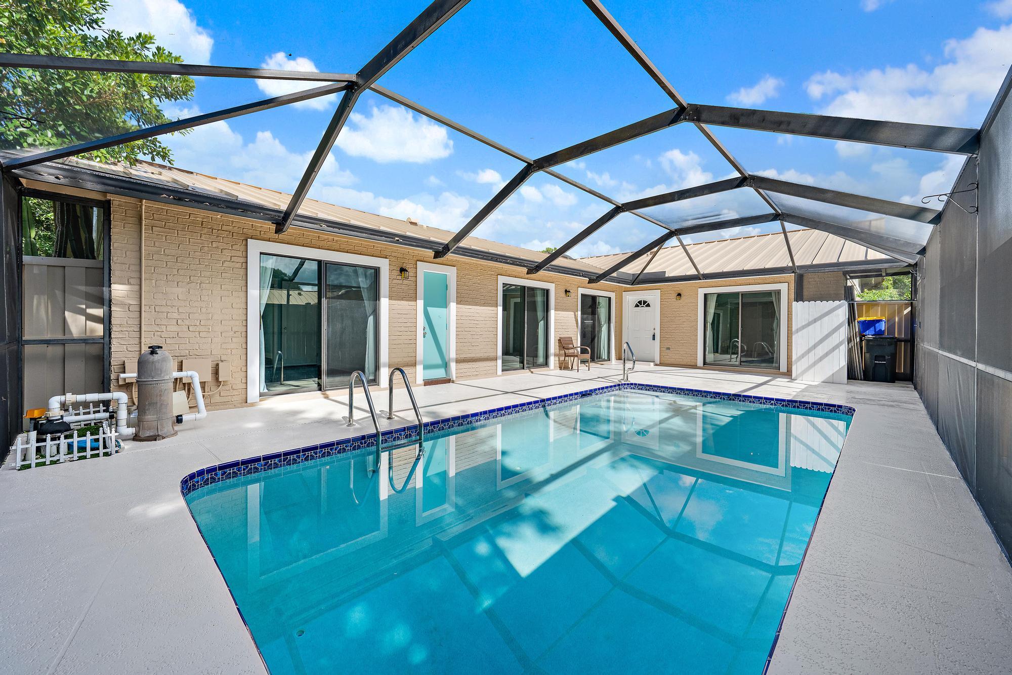 Palm Beach Gardens photo 1