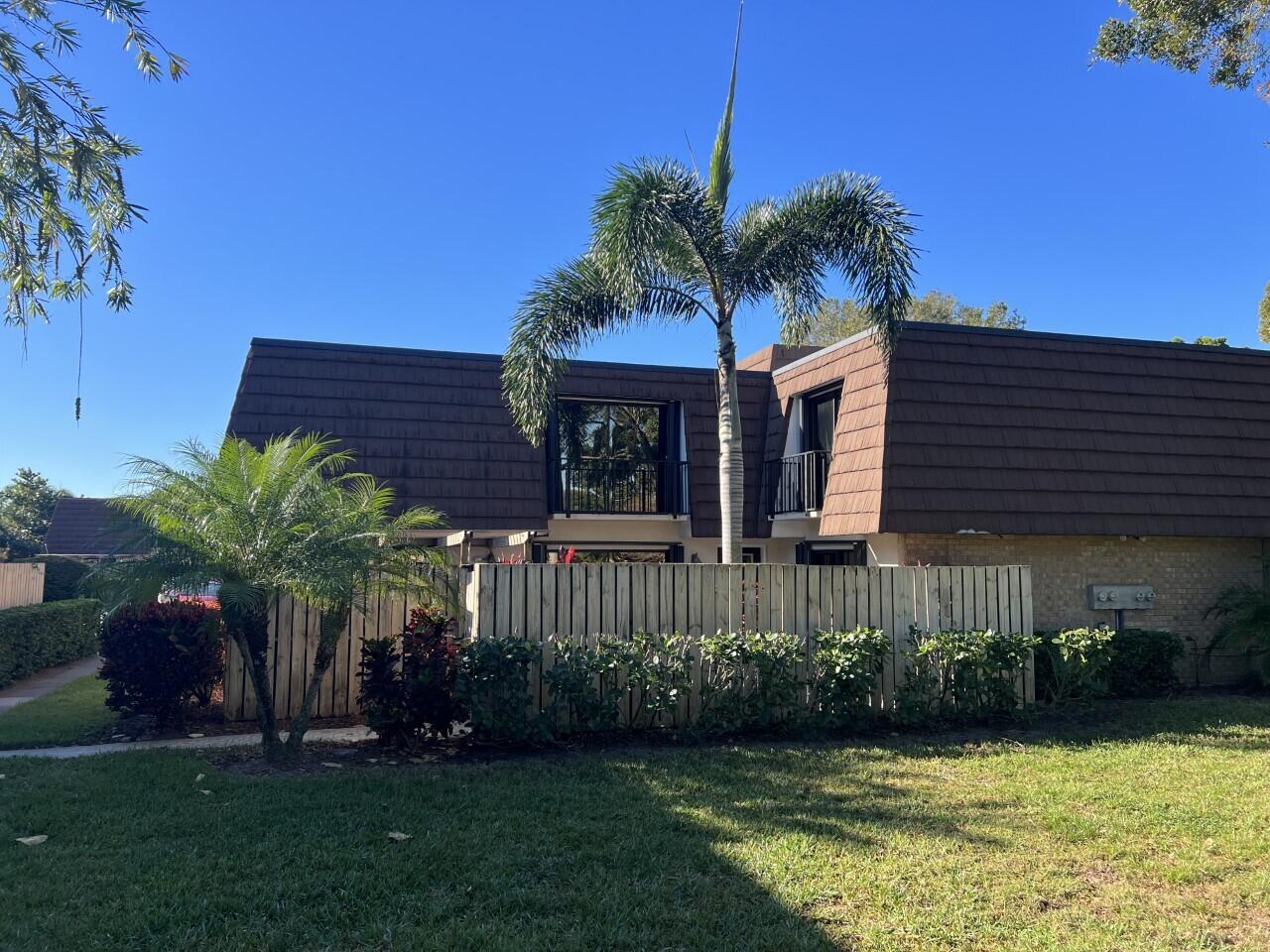 Palm Beach Gardens photo 1