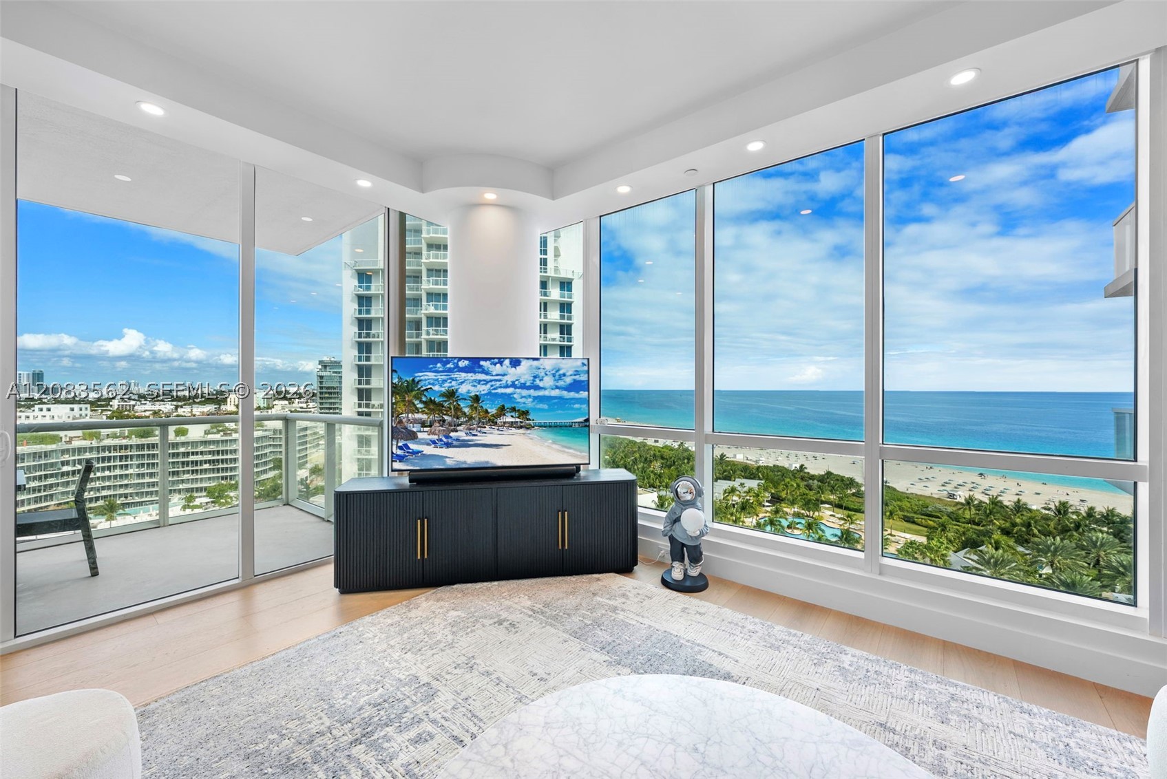 Miami Beach photo 2