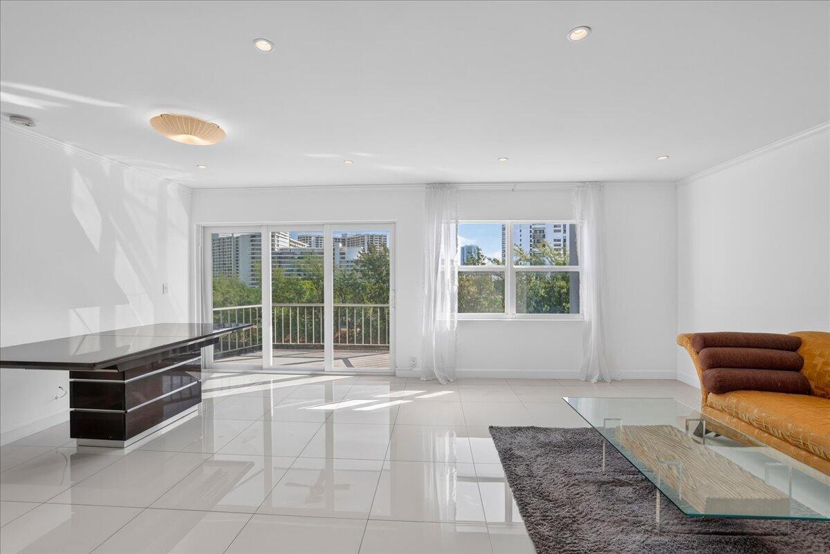 Hallandale Beach photo 4