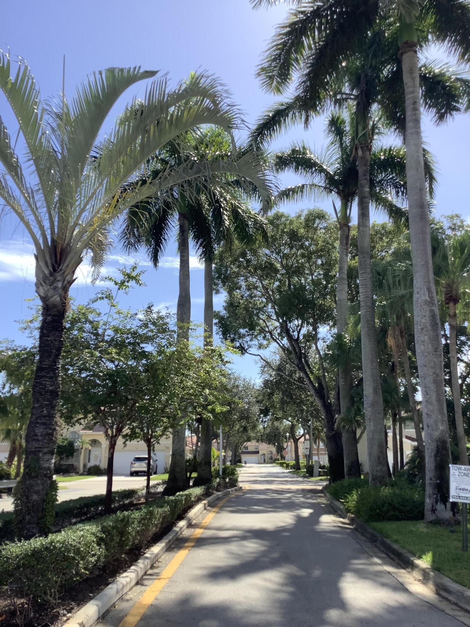 Pembroke Pines photo 2