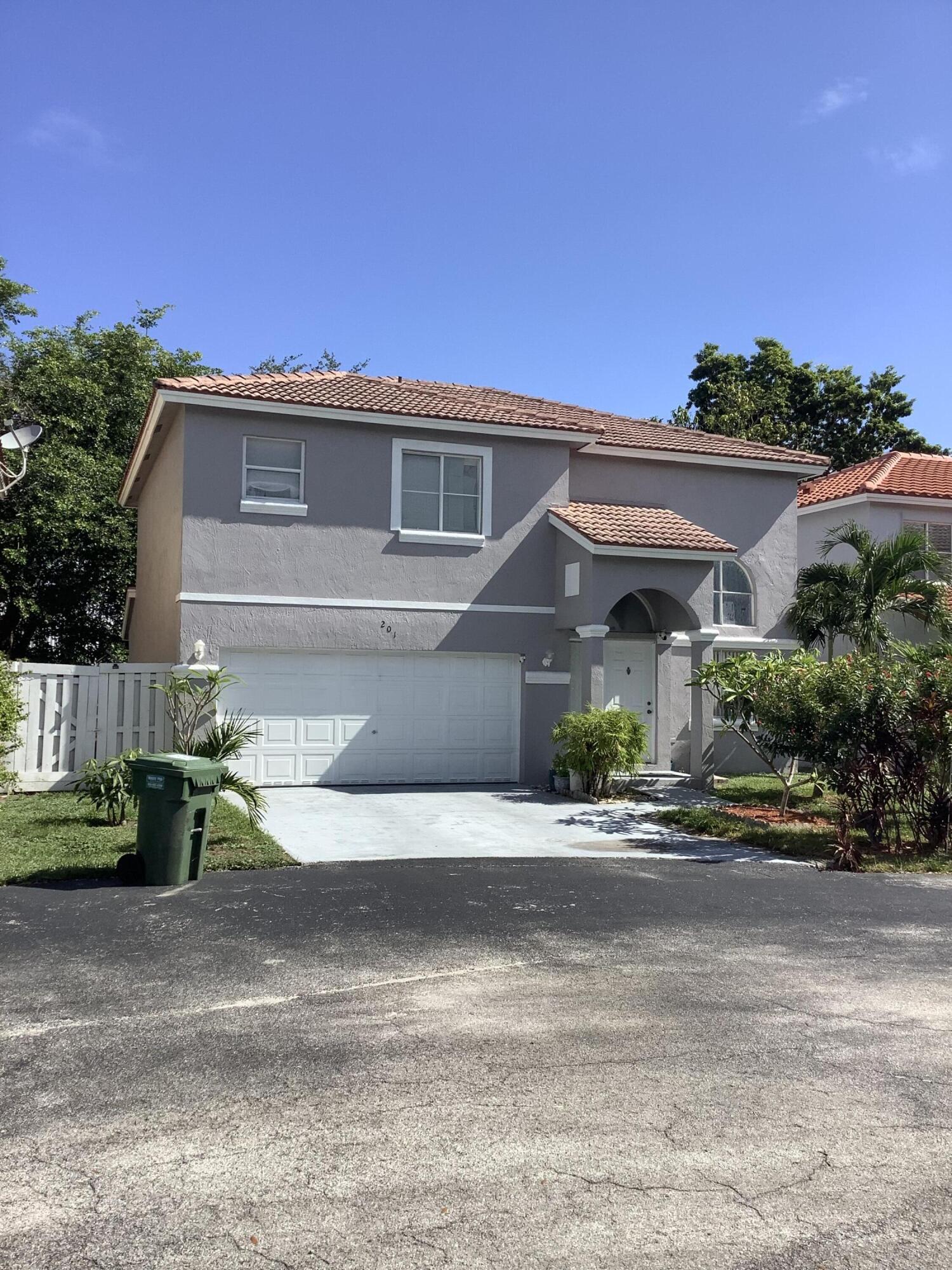Pembroke Pines photo 4