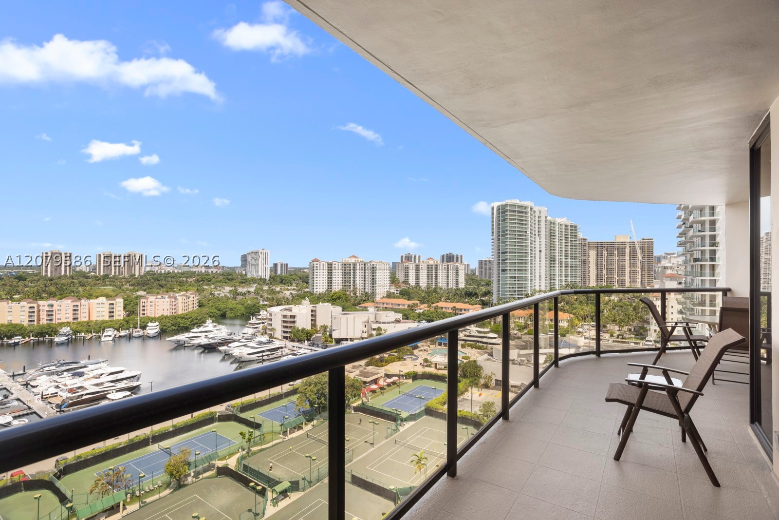 Aventura photo 2