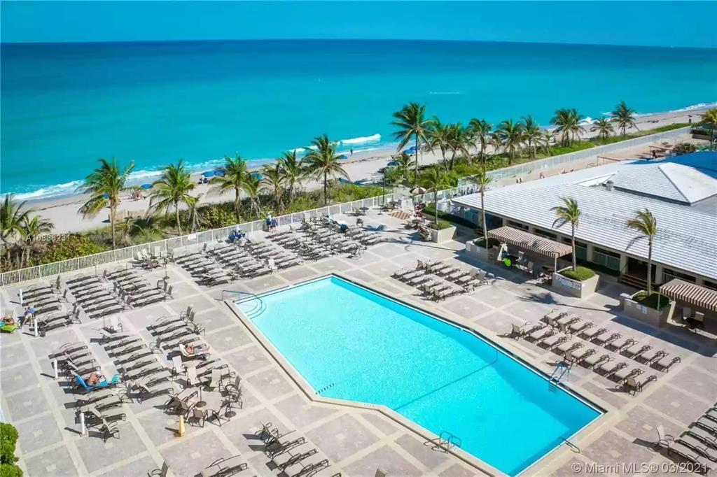 Hallandale Beach photo 2