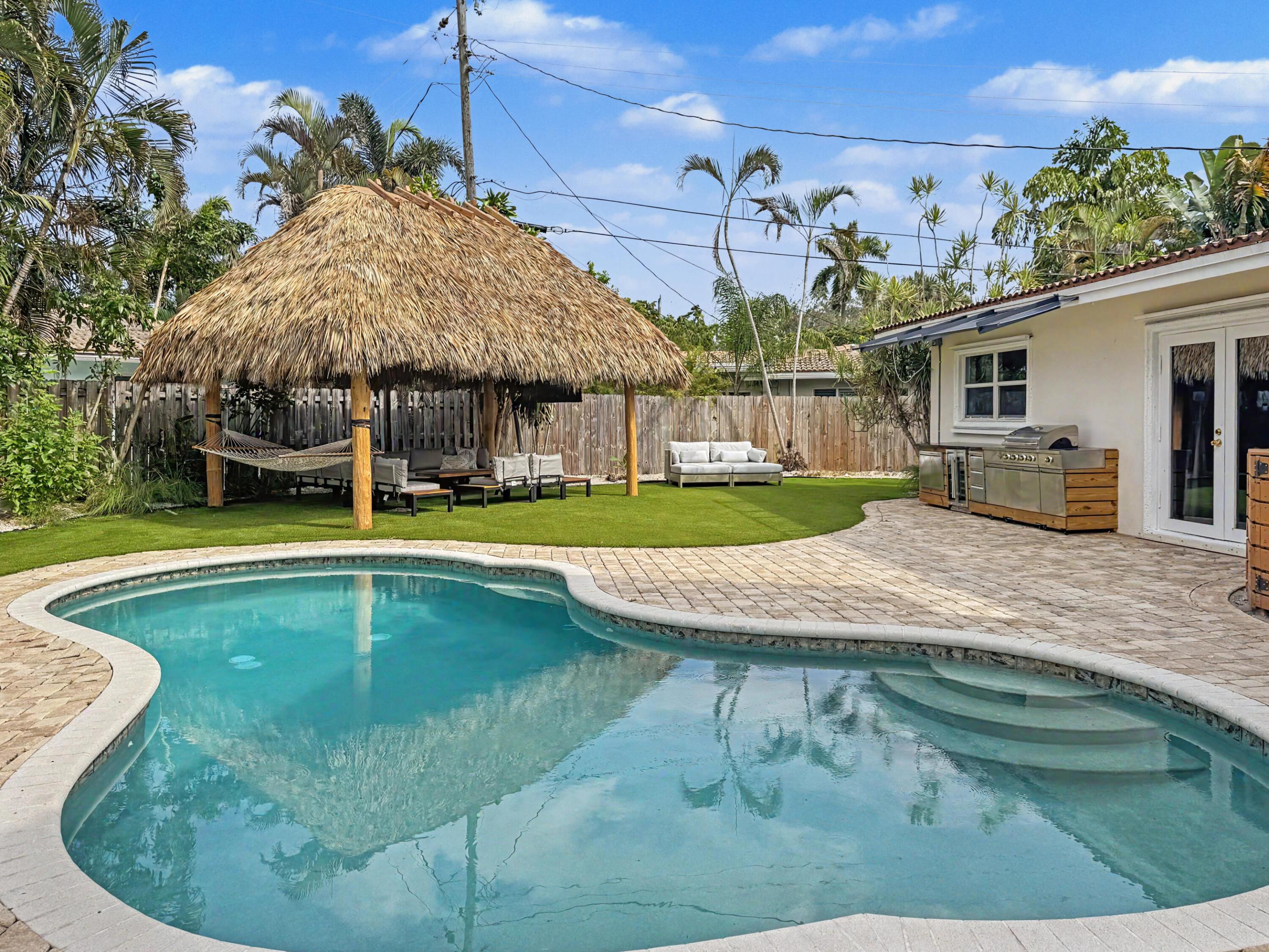 Wilton Manors photo 2