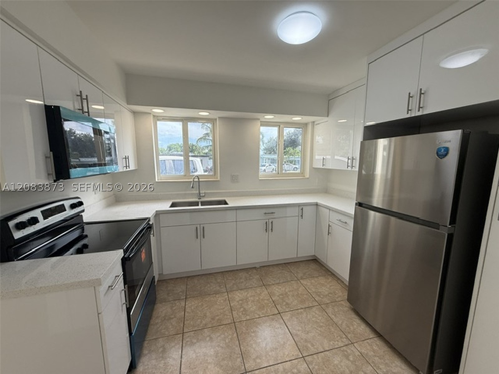 Pembroke Pines photo 2