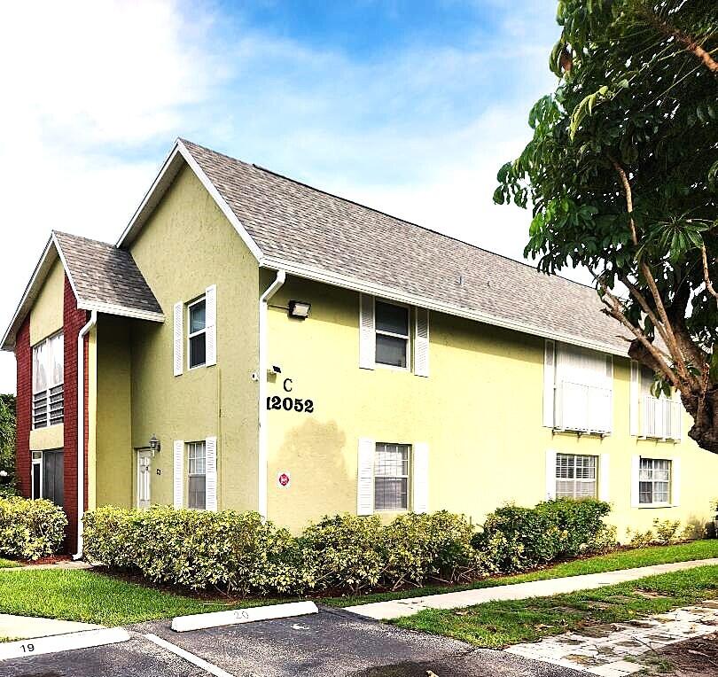 Palm Beach Gardens photo 1