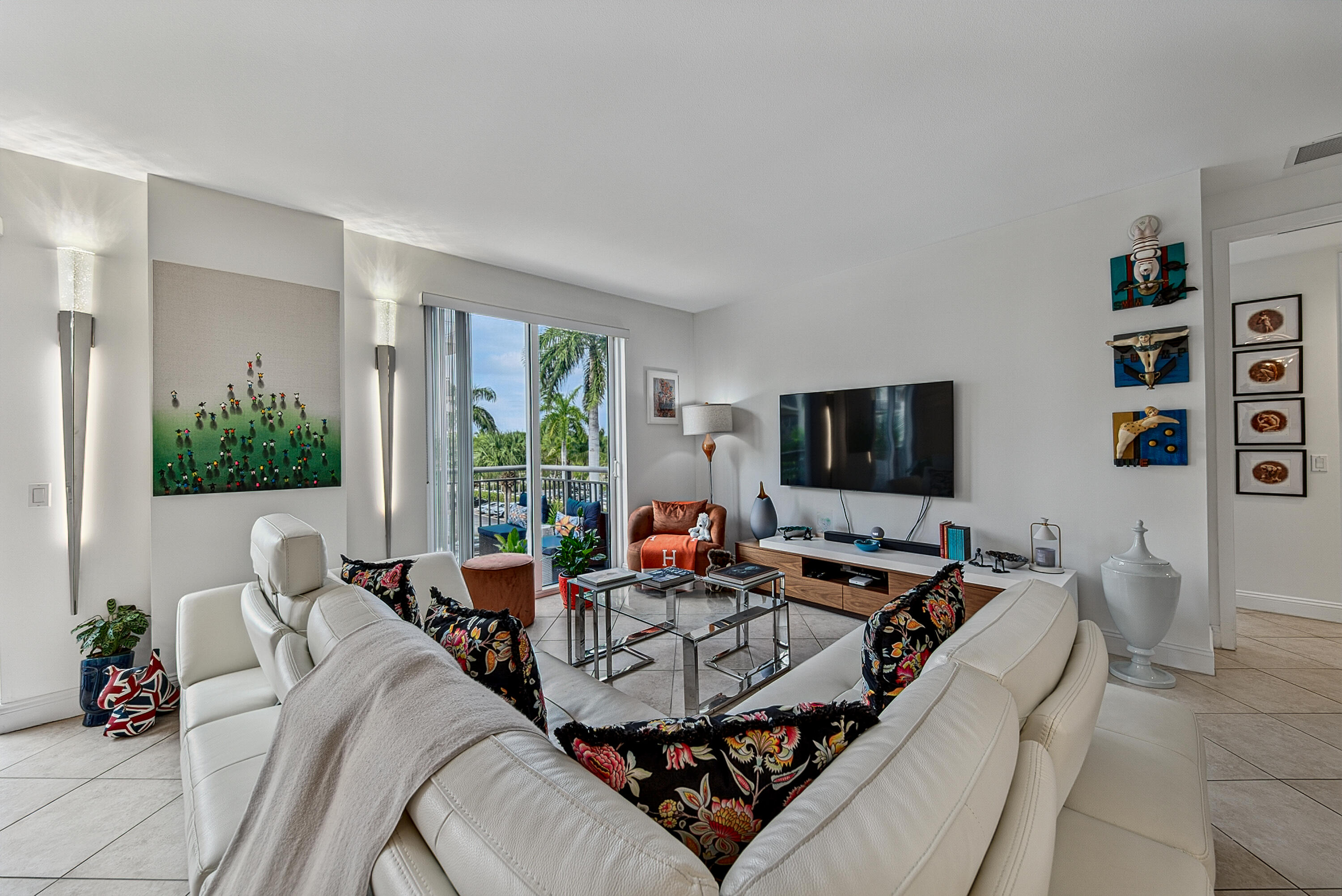 Wilton Manors photo 2
