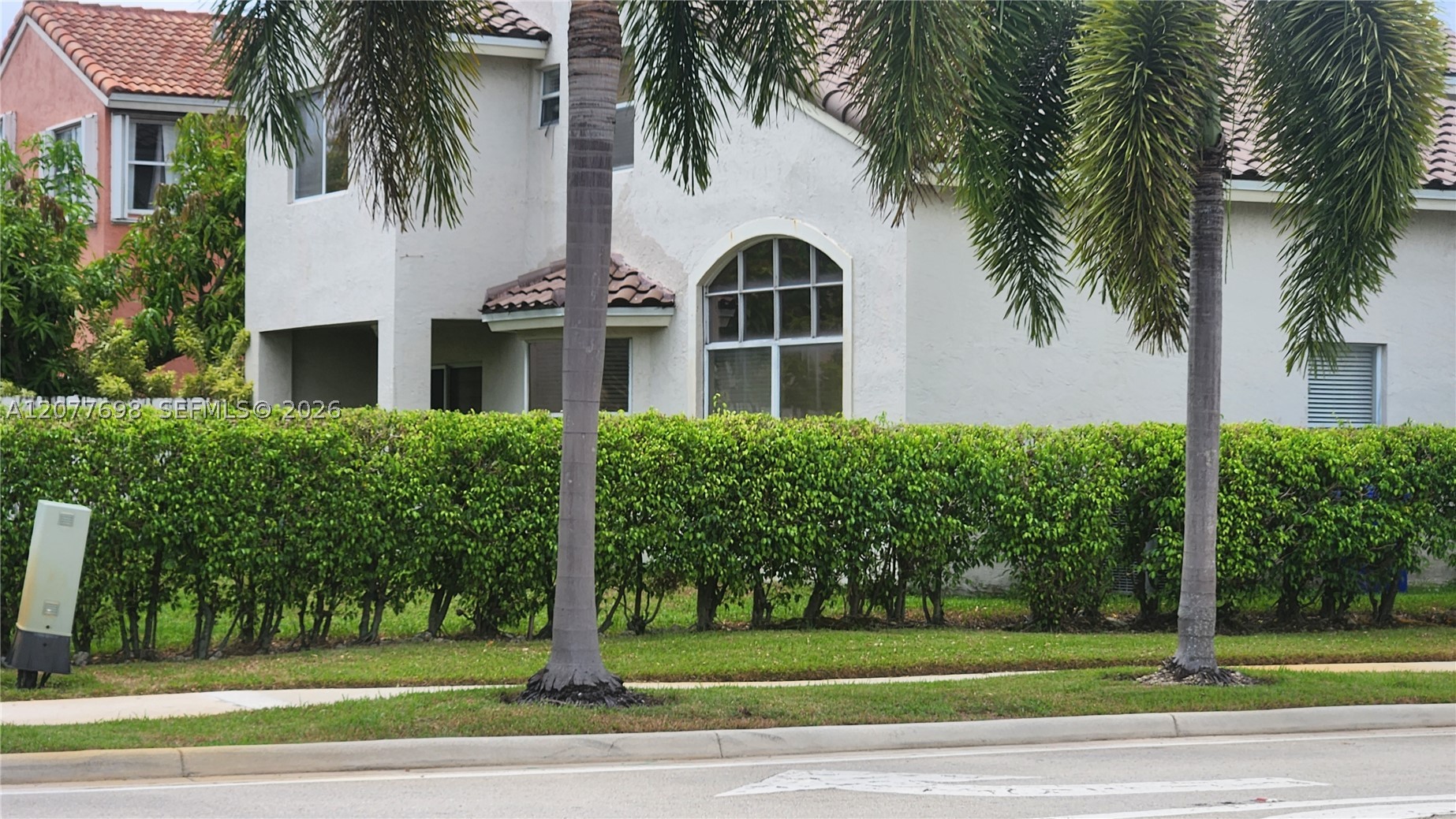 Pembroke Pines photo 2