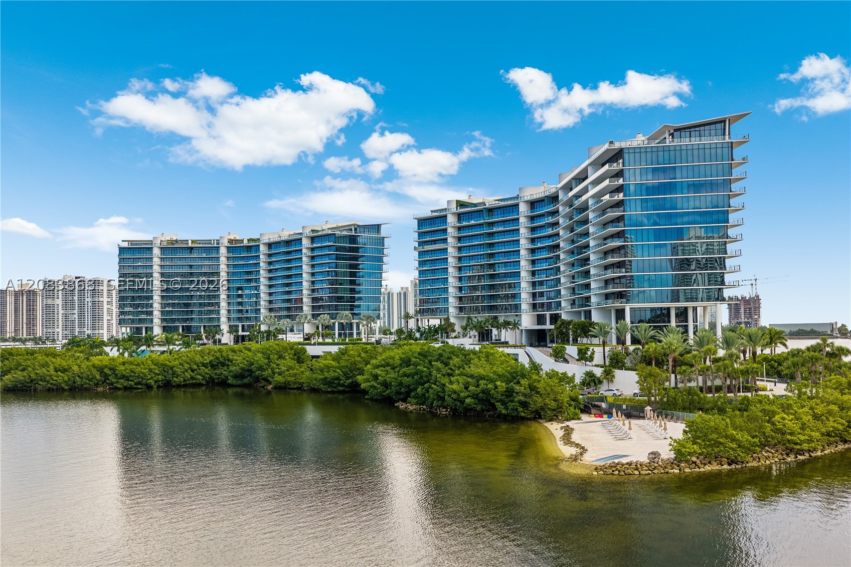 Aventura photo 2