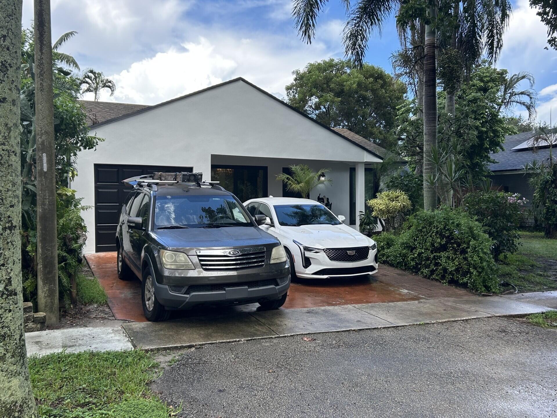 Pembroke Pines photo 1