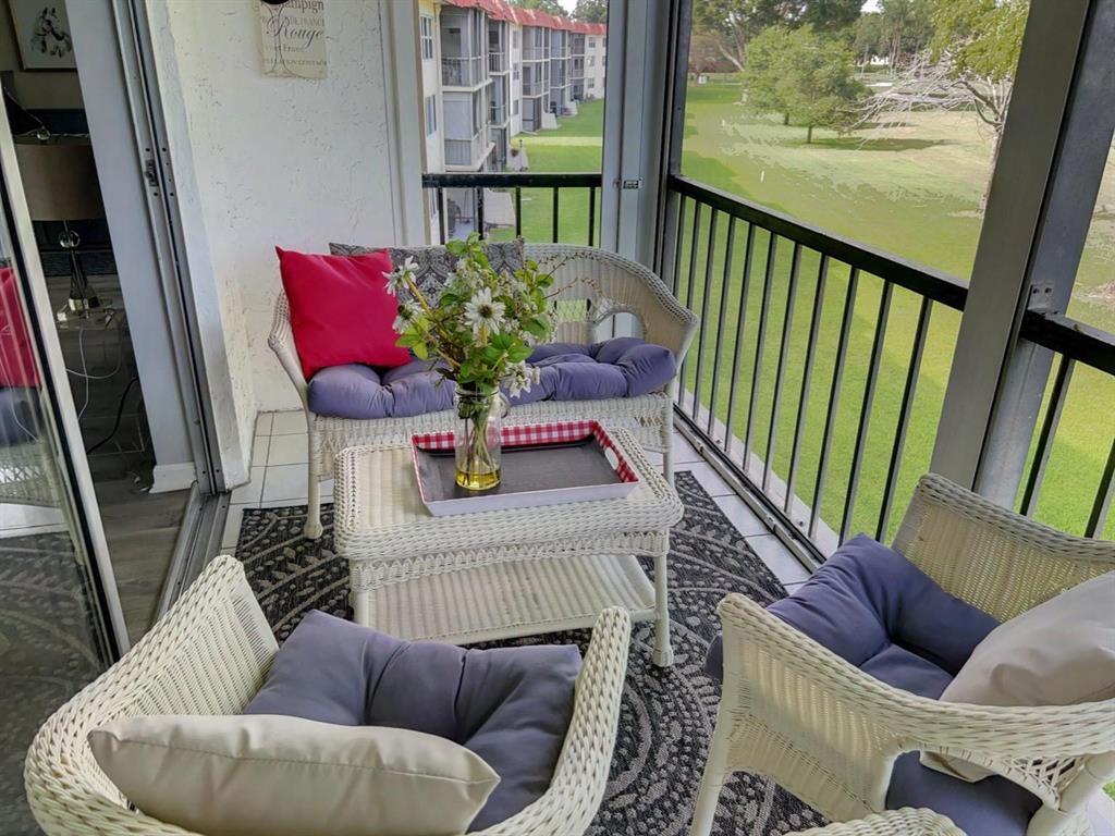 Pembroke Pines photo 1