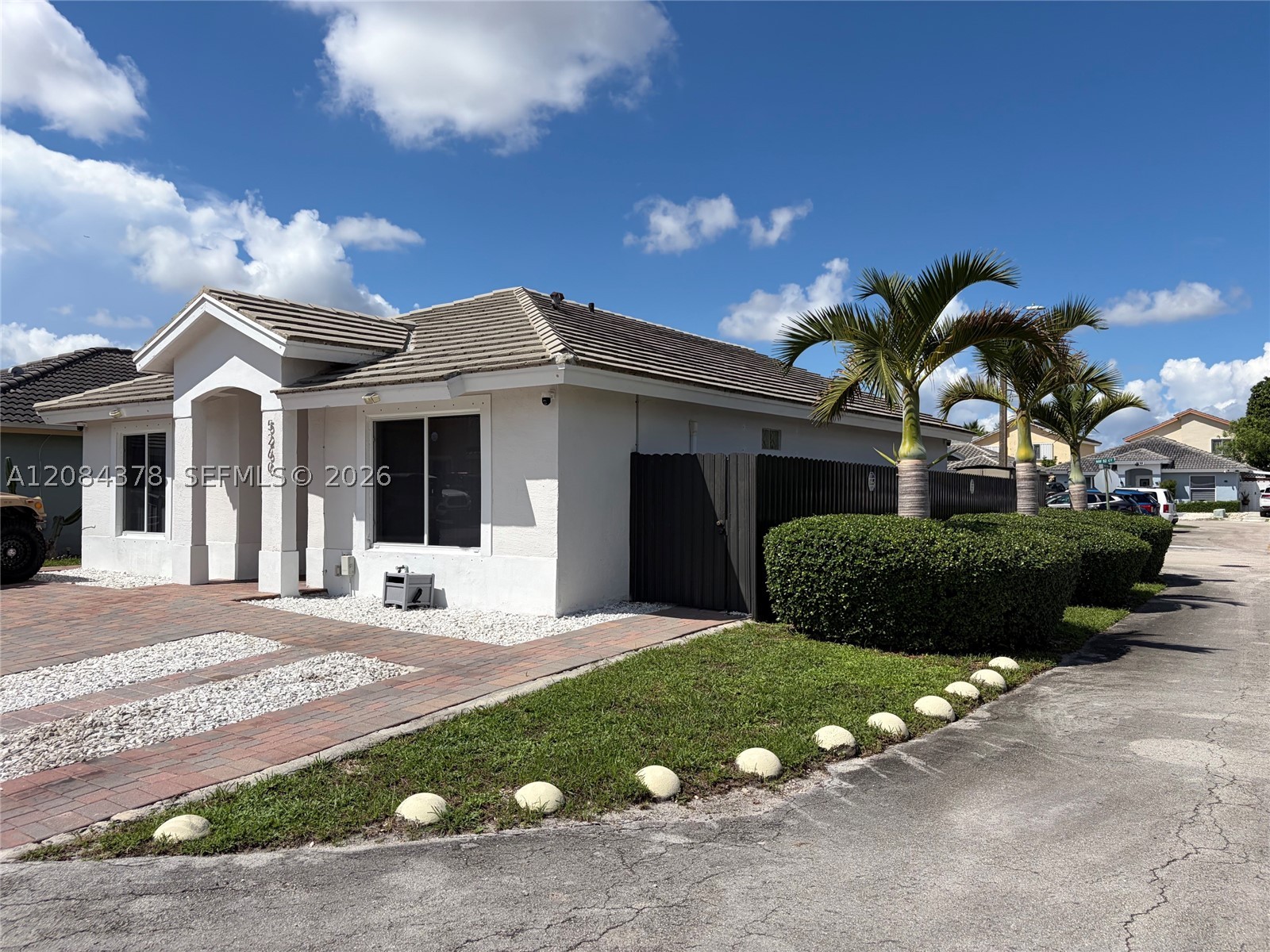 Miami Gardens photo 2