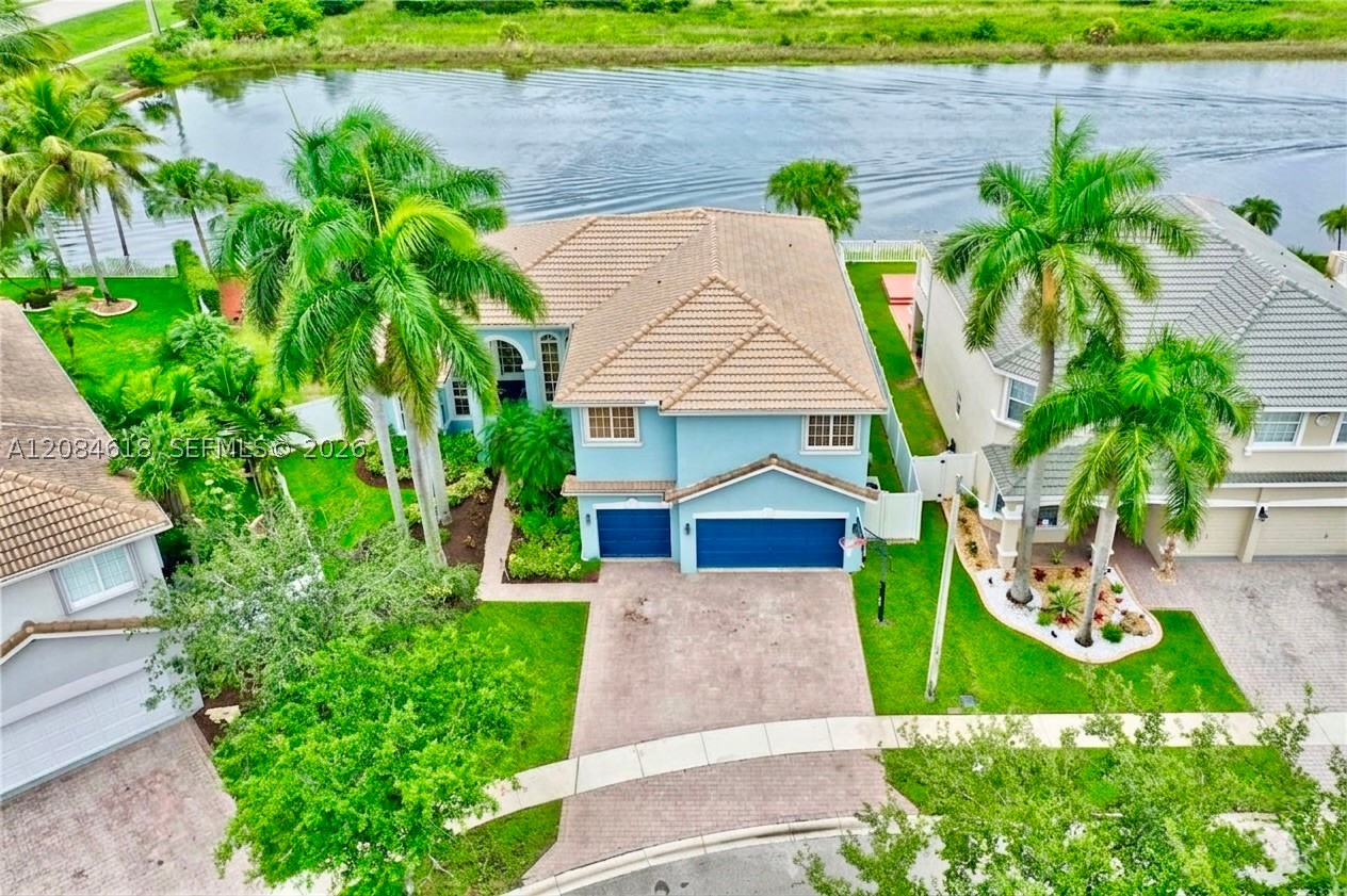 Pembroke Pines photo 1