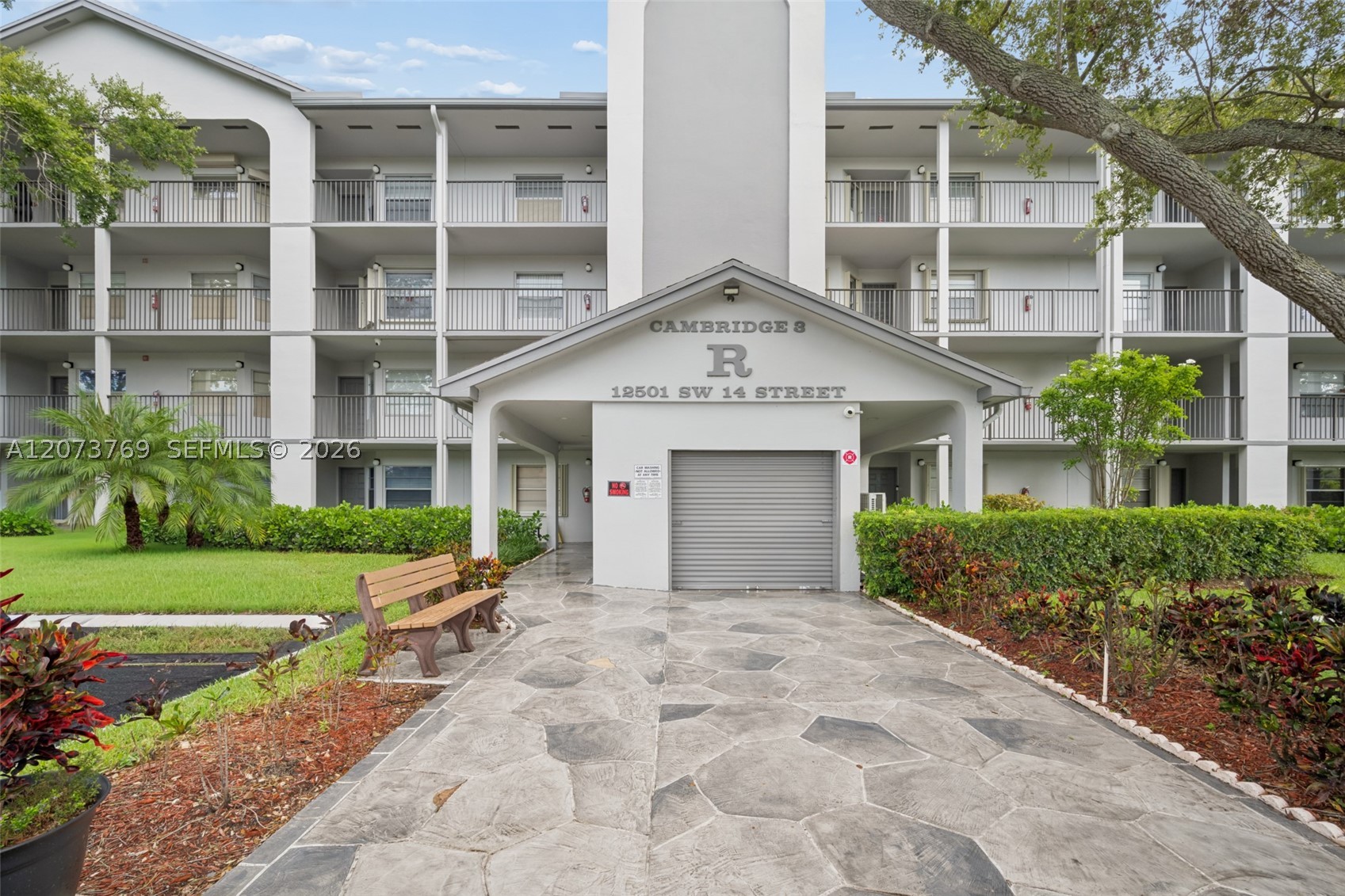 Pembroke Pines photo 1