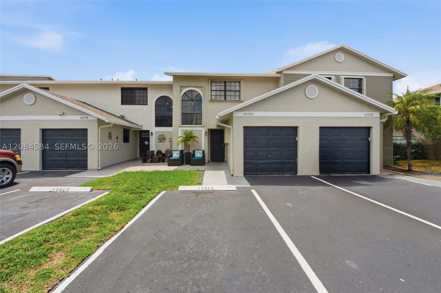 Pembroke Pines photo 1