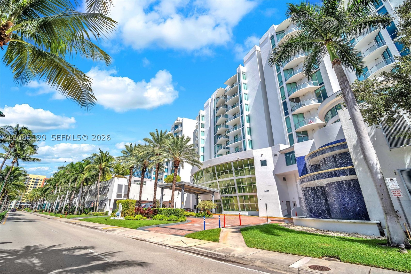 Aventura photo 2