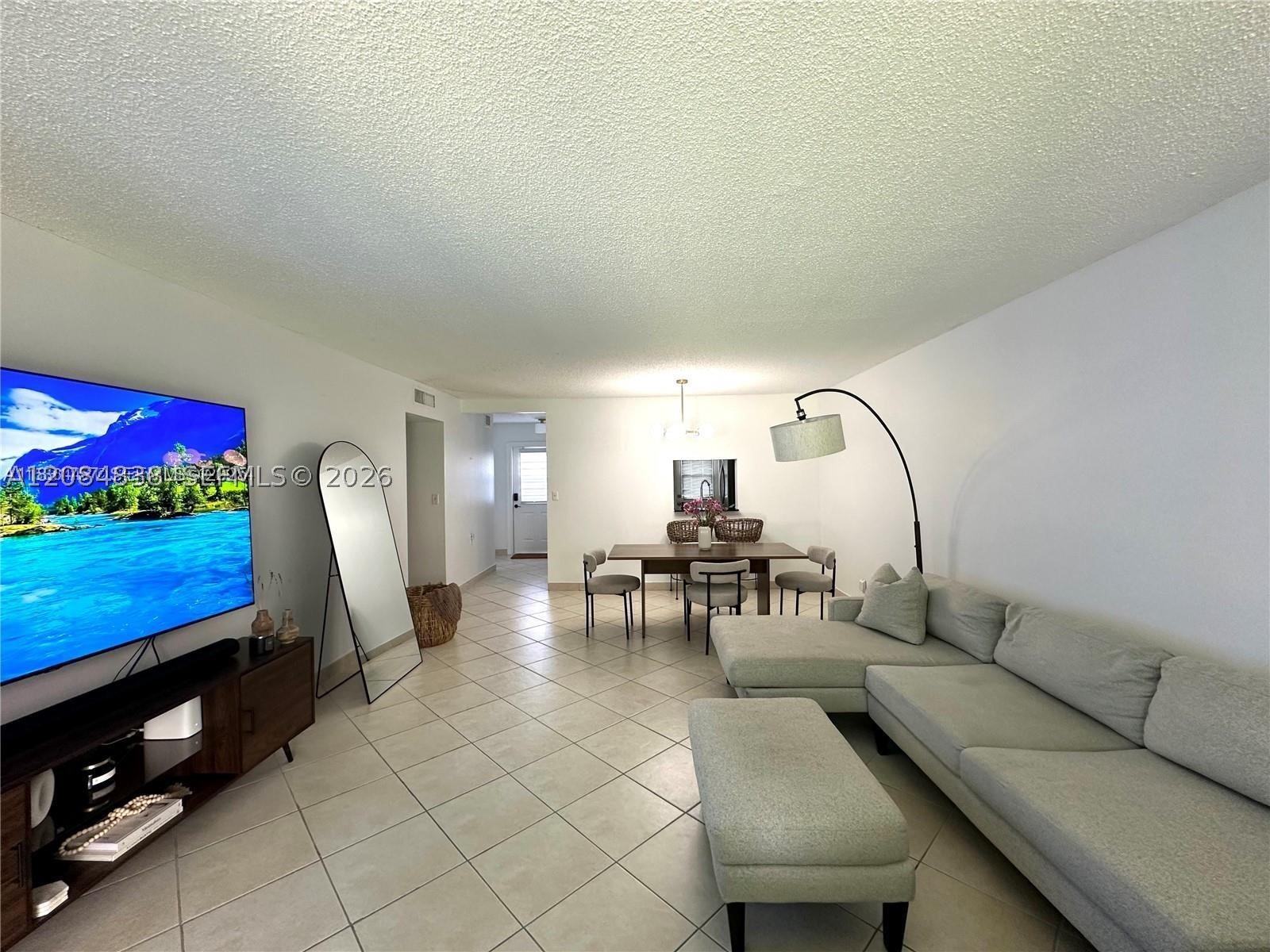 Hallandale Beach photo 2