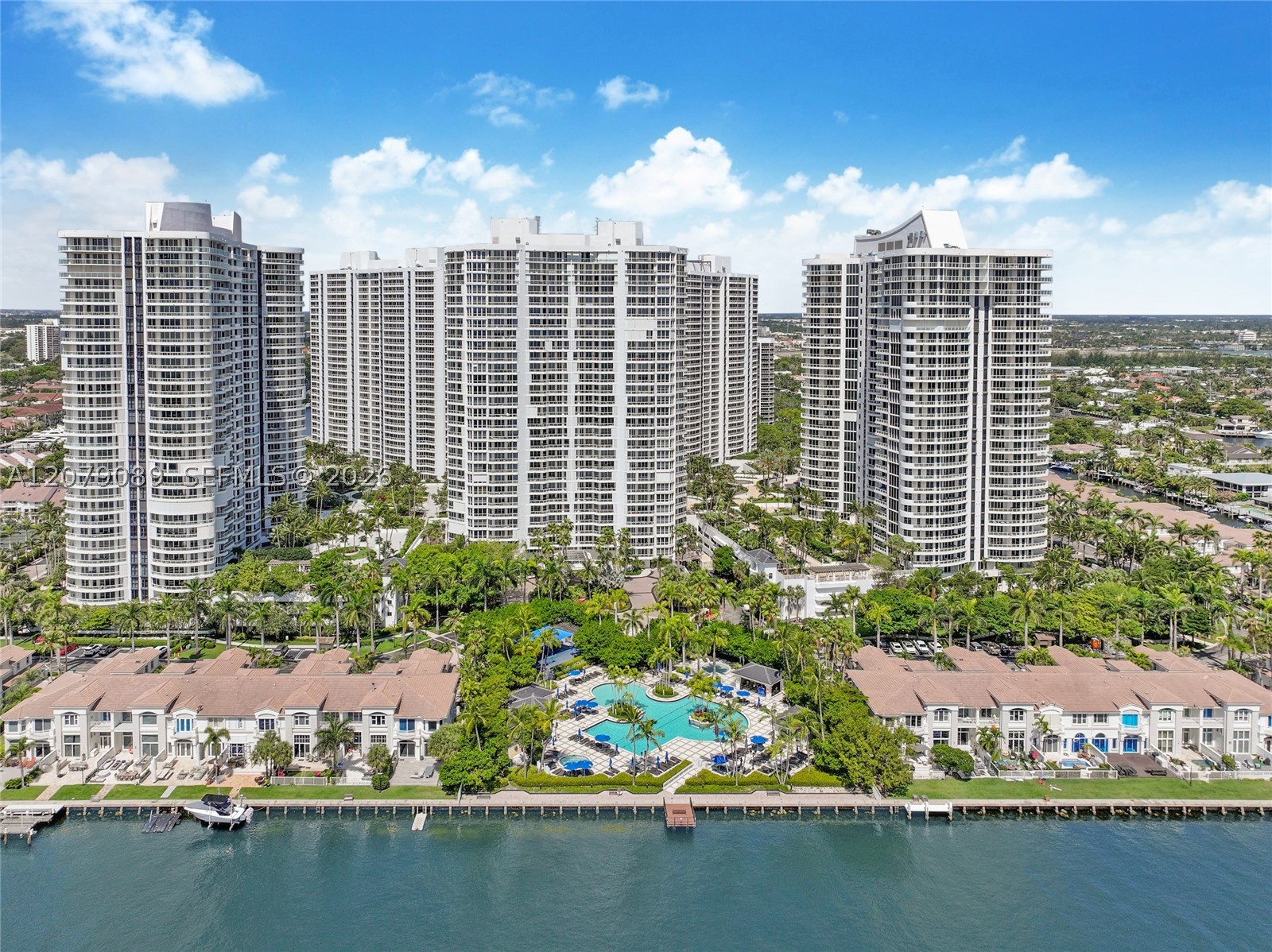 Aventura photo 2
