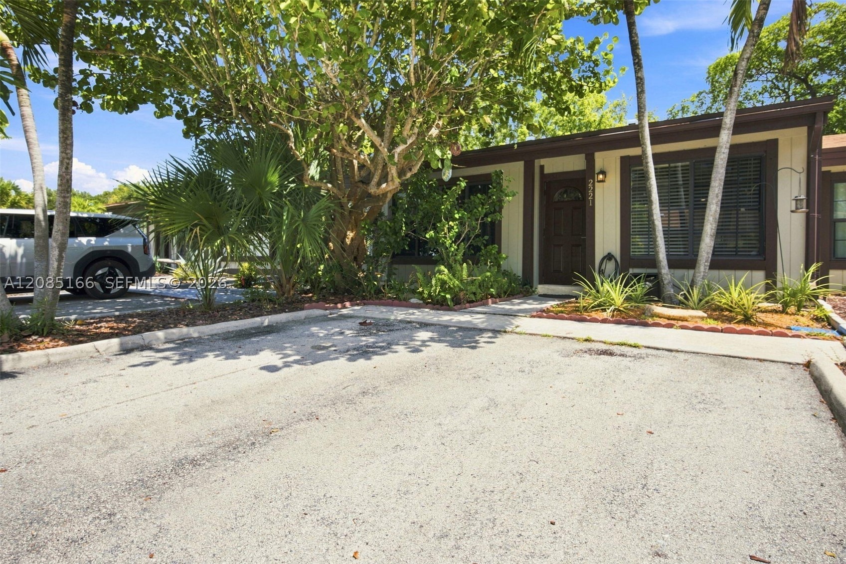 Pembroke Pines photo 1