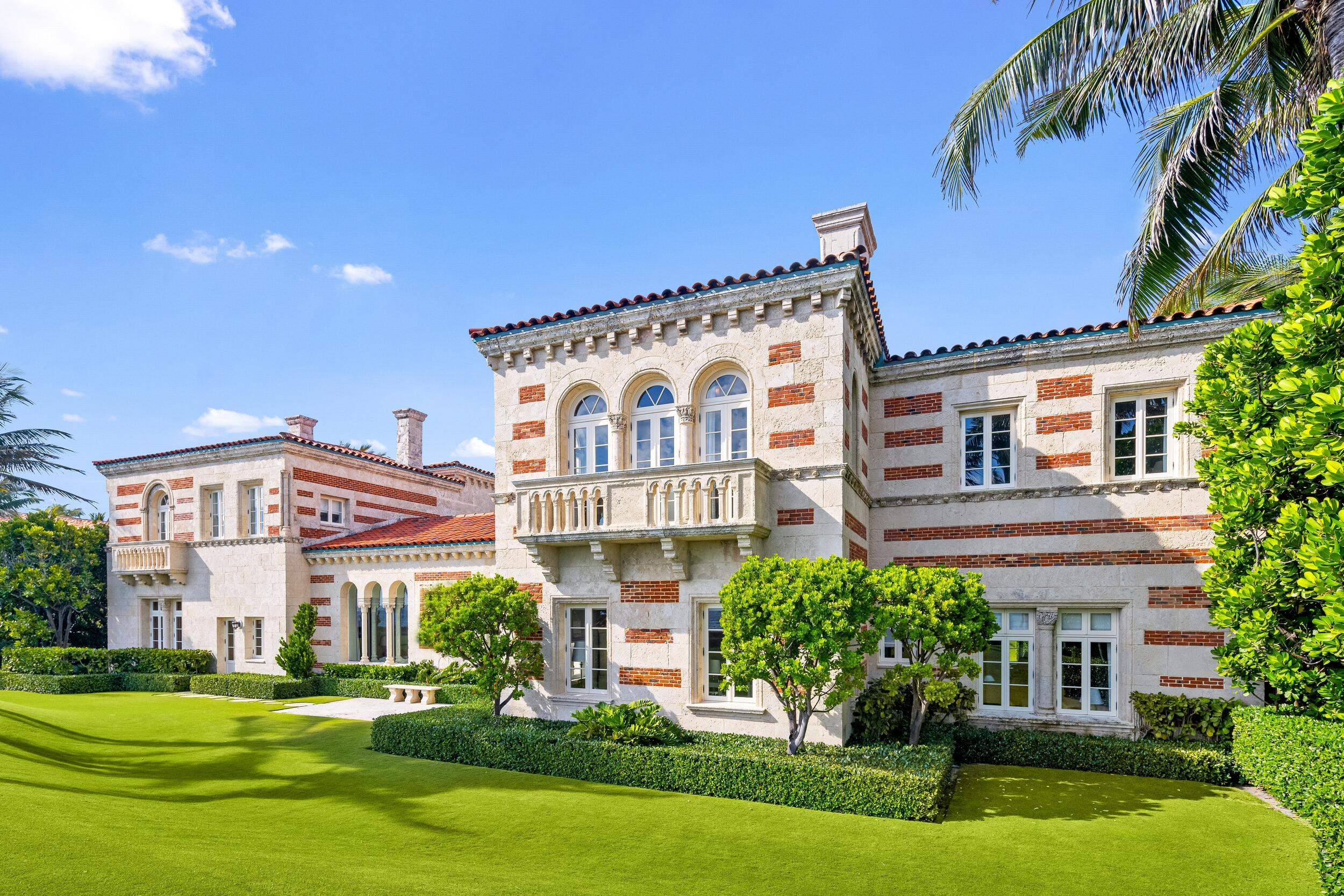 Palm Beach photo 1
