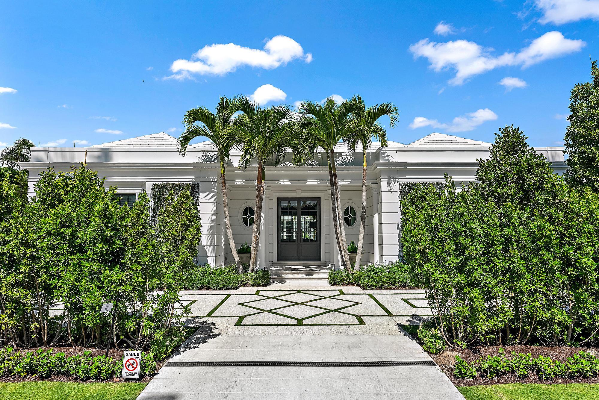Palm Beach photo 1