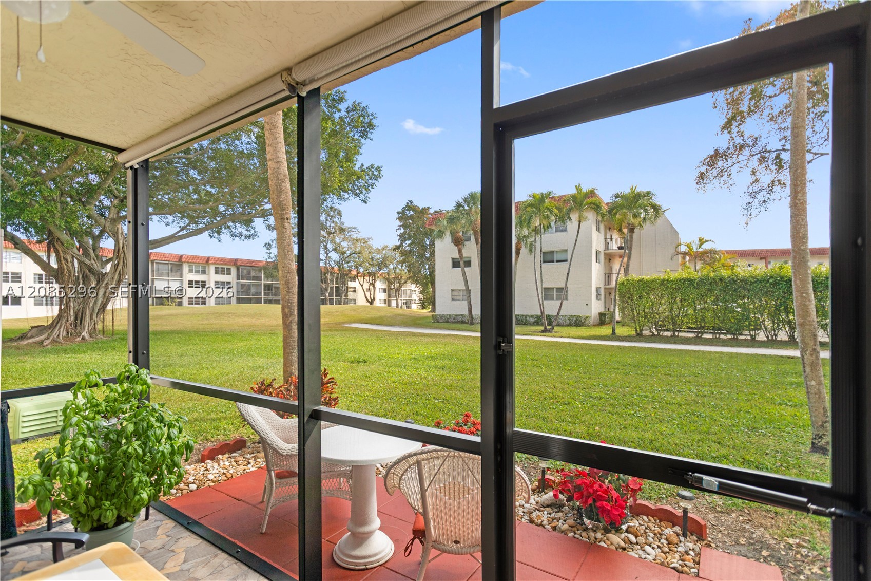 Pembroke Pines photo 1