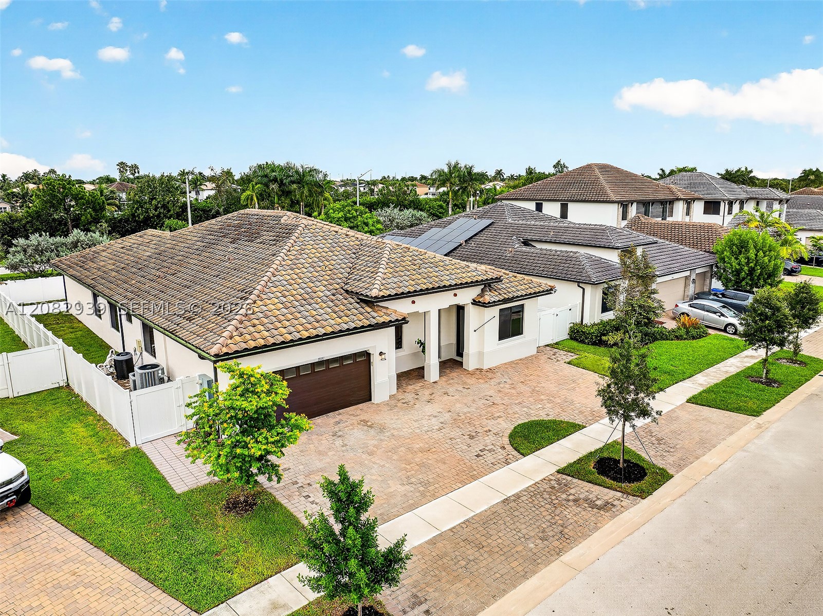 Miramar photo 4