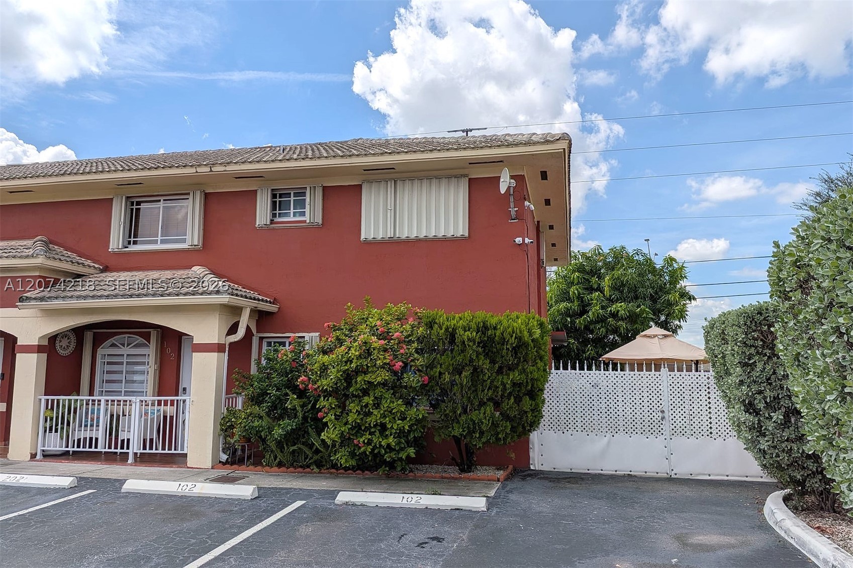 Hialeah Gardens photo 2