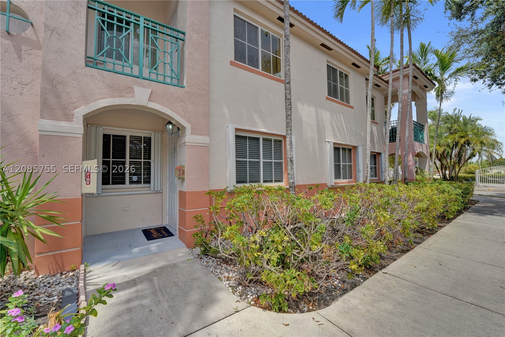 Pembroke Pines photo 2
